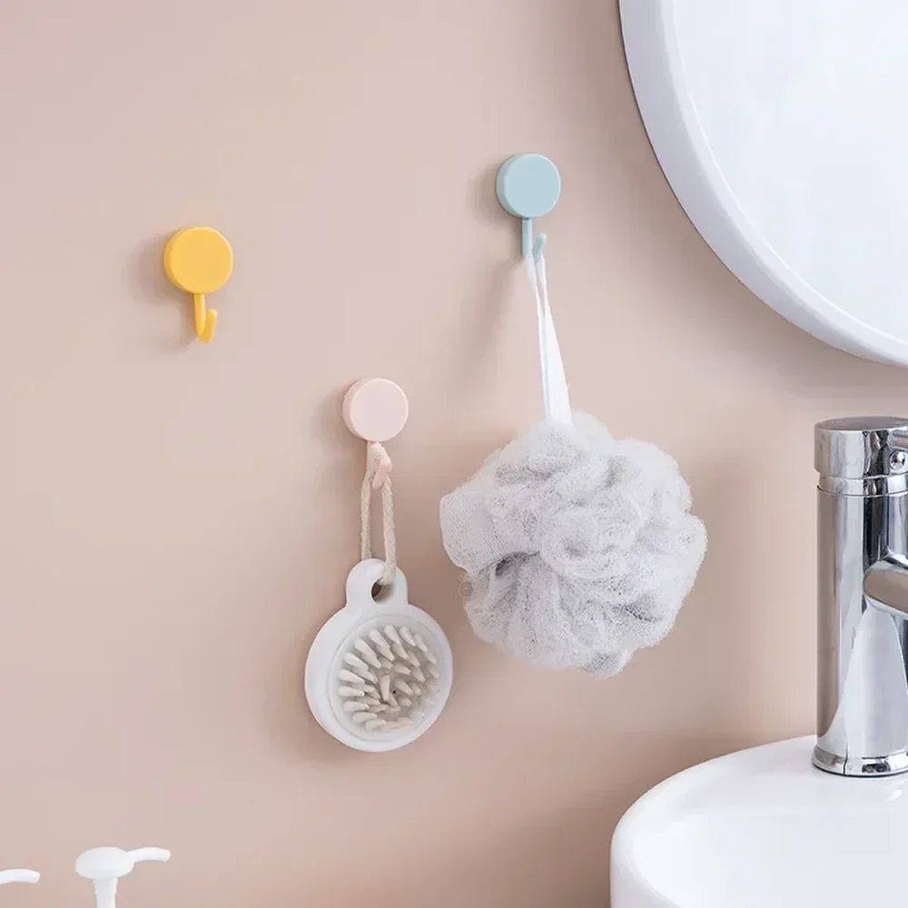 Crochets adhésifs Fixo dans une salle de bain