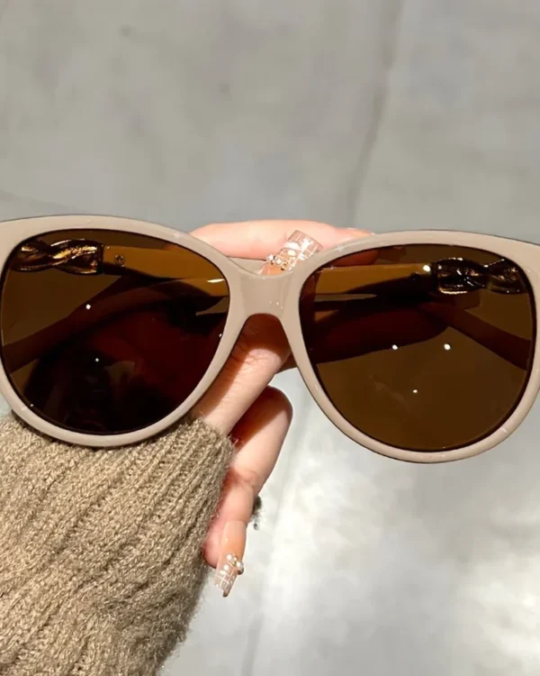 Lunettes de soleil œil de chat Élégance, coloris beige