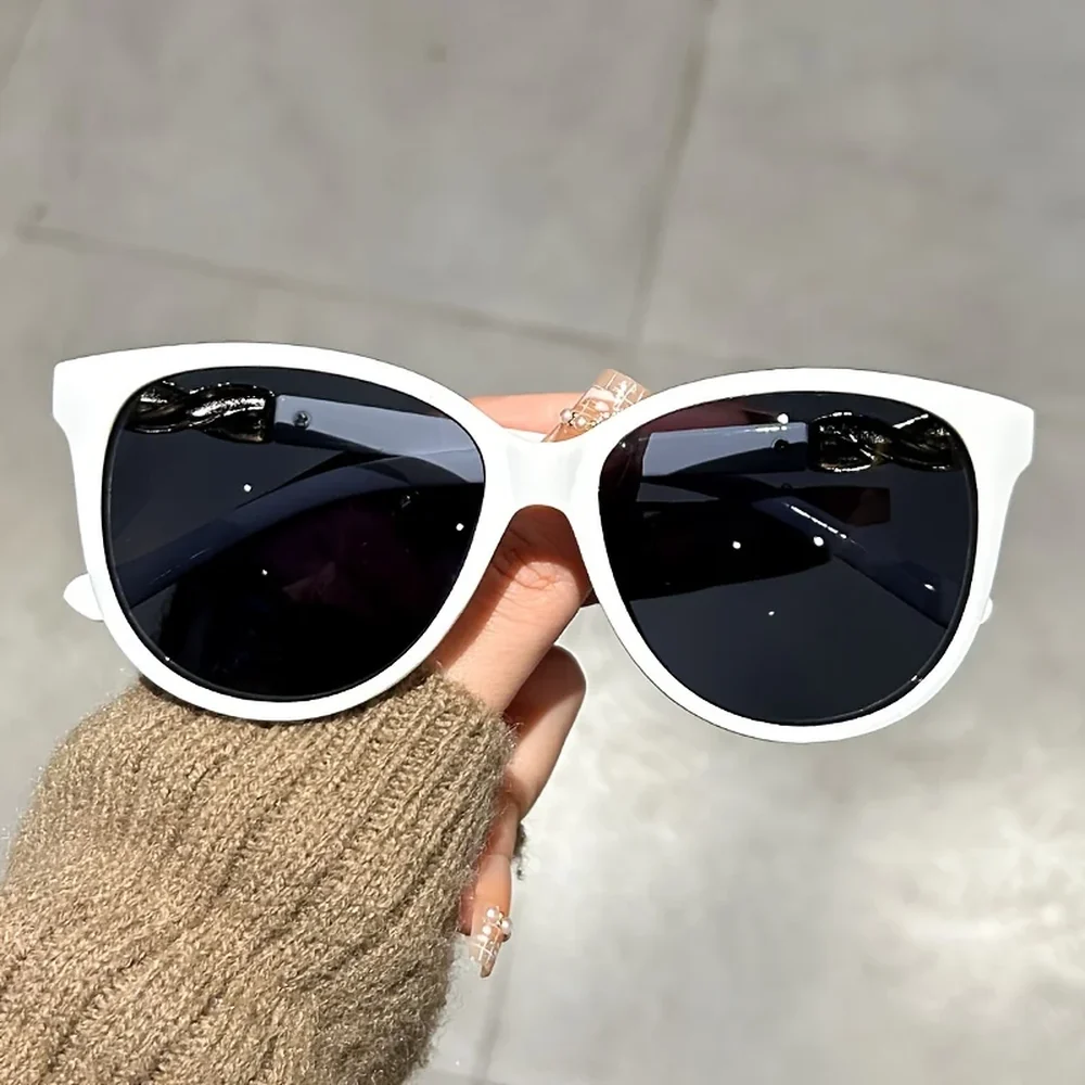 Lunettes de soleil œil de chat Élégance, coloris blanc